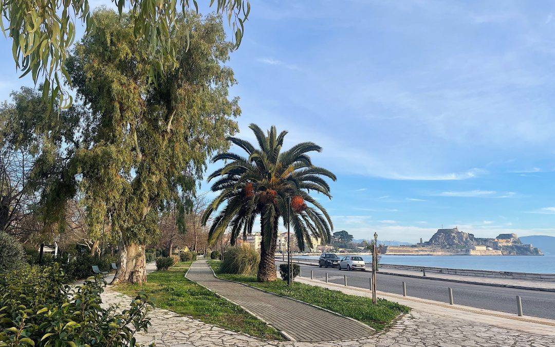 Garitsa Bay: a walk in Corfu Town suburbs