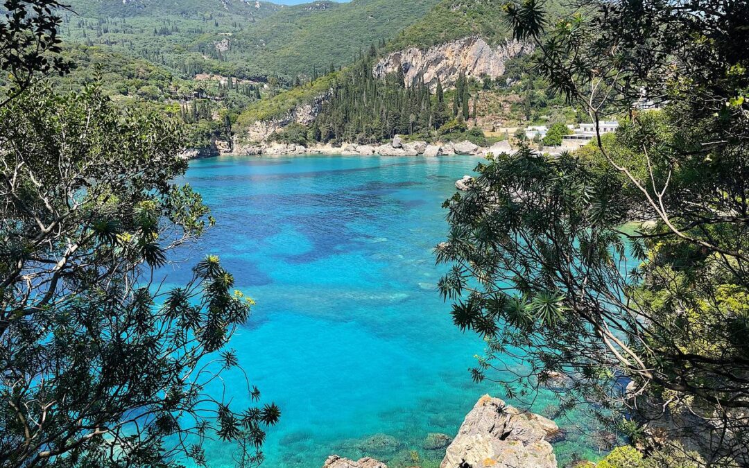 Why is the water in Rovinia so turquoise blue?